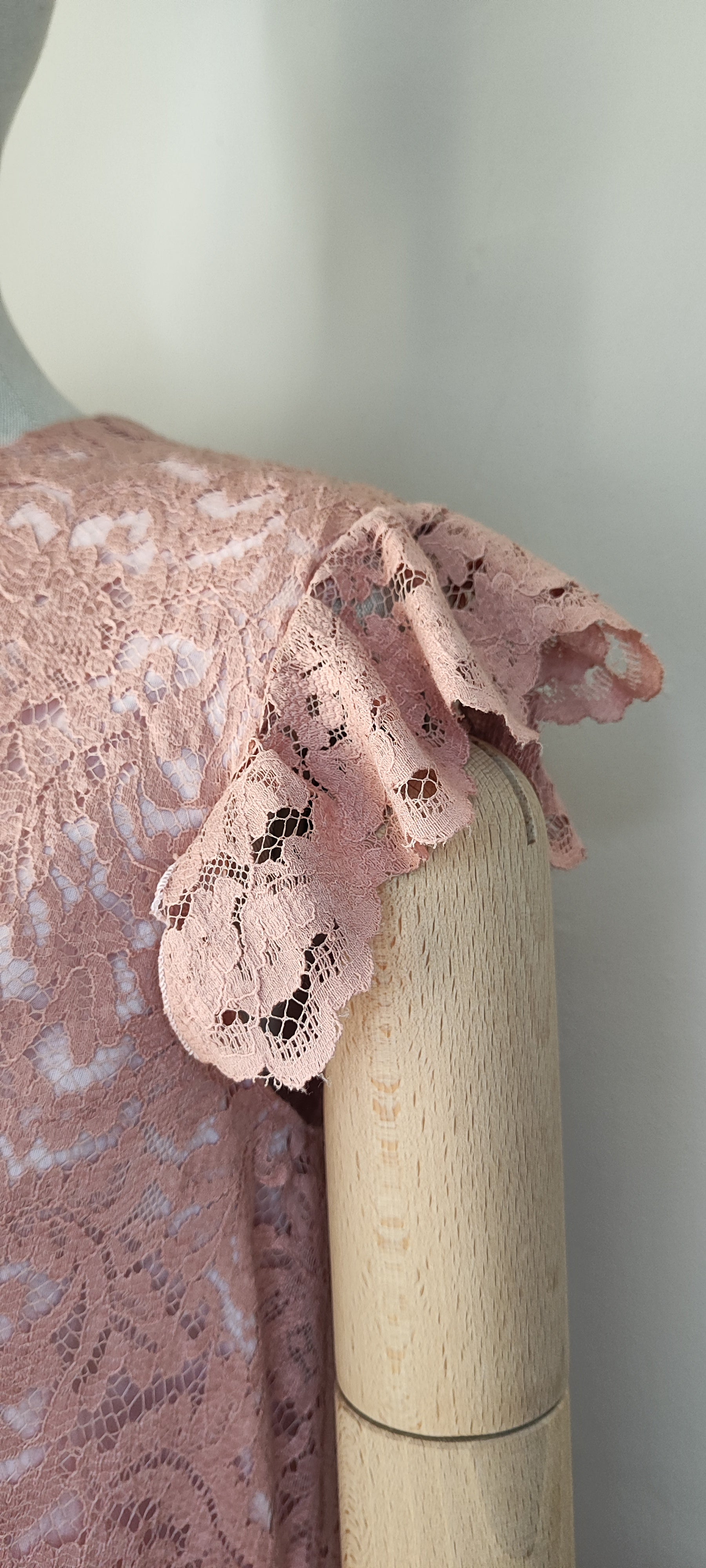 Abito pizzo rosa