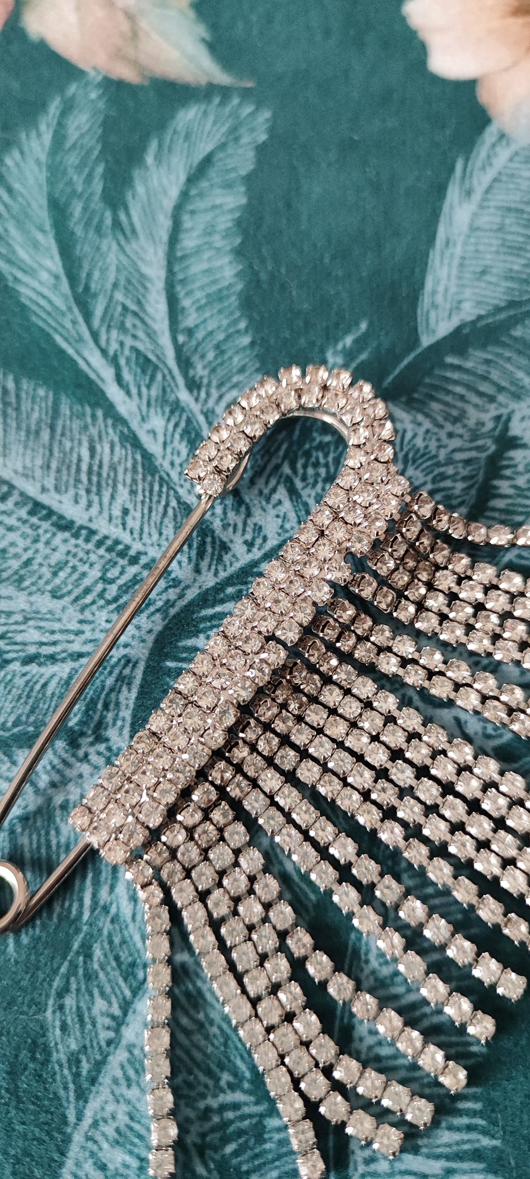 Spilla charm argento