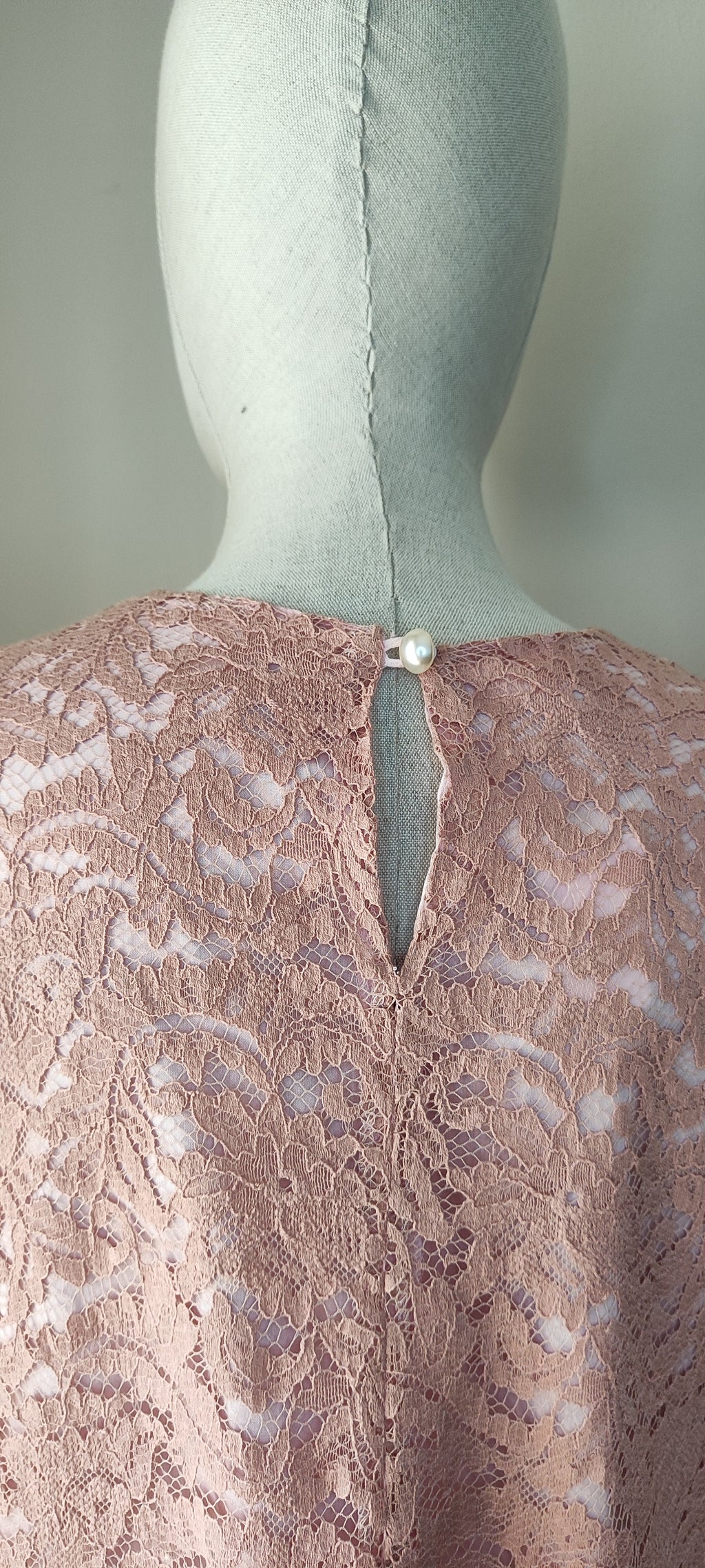 Abito pizzo rosa