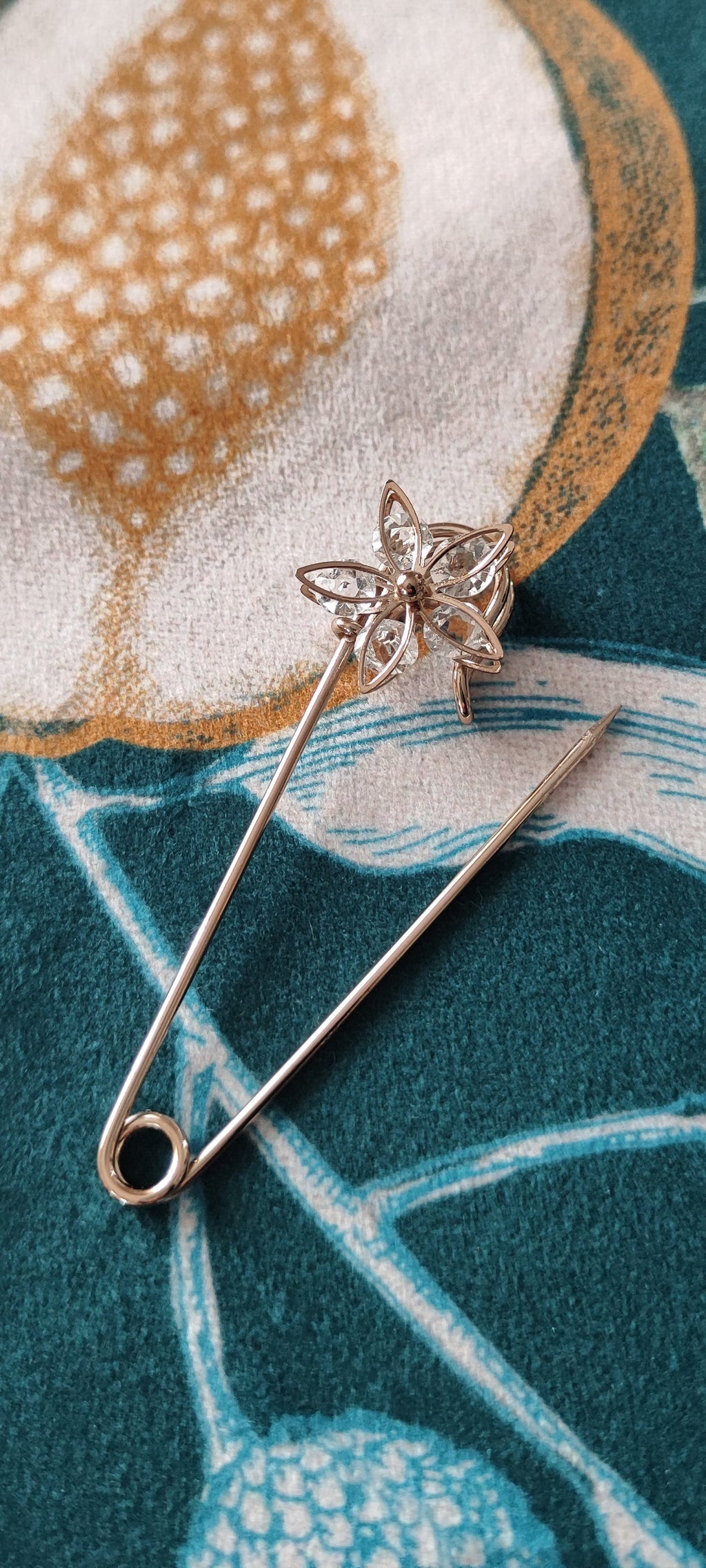 Spilla charm oro