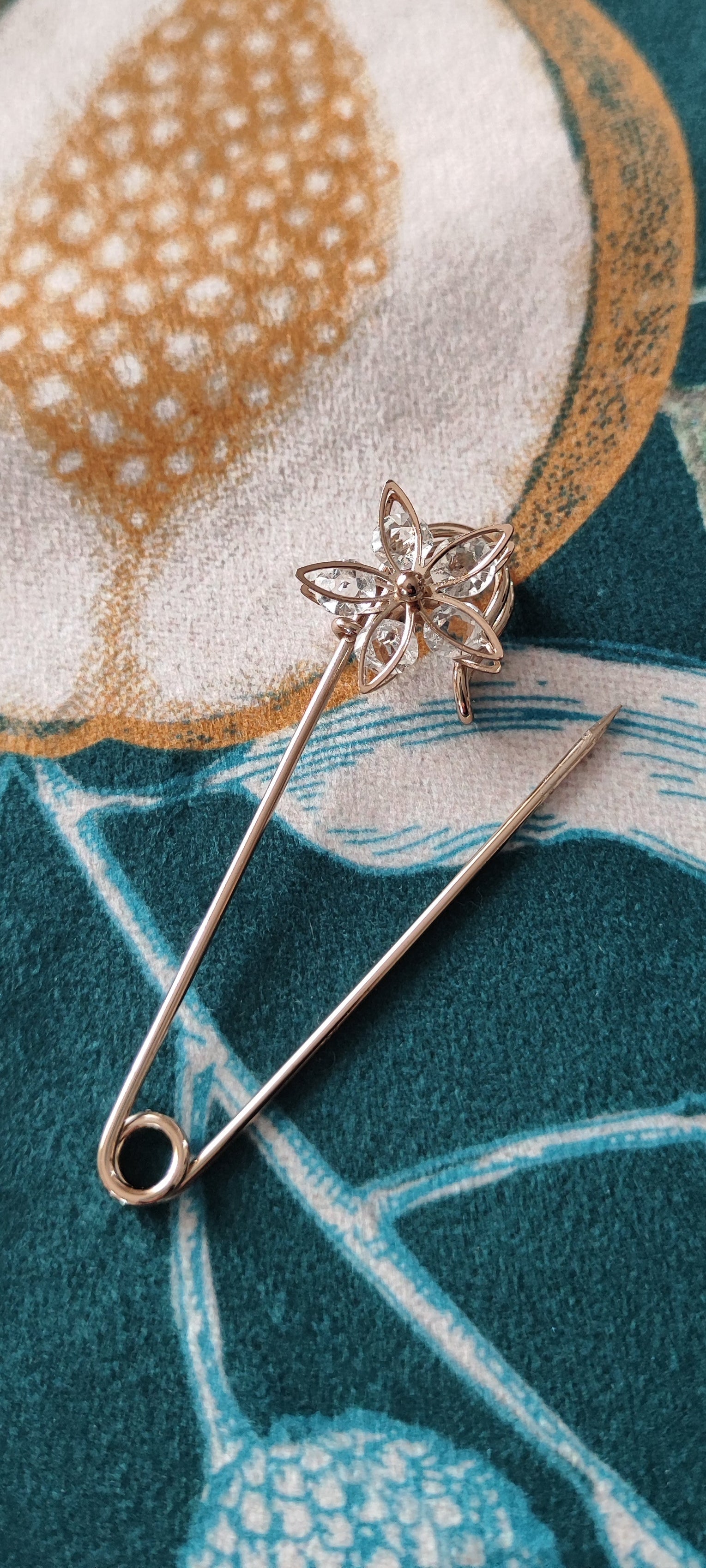 Spilla charm oro
